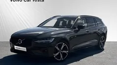 Grå Begagnad 2023 Volvo V60 Plus Kombi | 364 900 kr (Marknadspris)