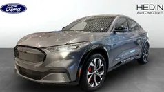 Grå (grey) Begagnad 2023 Ford Mustang Mach-E SUV | 499 900 kr (Marknadspris)