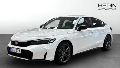 Vit (white) Begagnad 2025 Honda Civic Hybrid Halvkombi | 339 900 kr (Marknadspris)