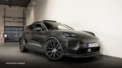 Grå (grey) Ny 2025 Porsche Macan SUV | 1 166 800 kr (Marknadspris)