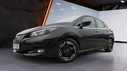 Svart Begagnad 2022 Nissan Leaf Acenta Halvkombi | 169 900 kr (Marknadspris)