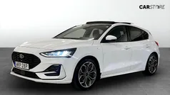 Vit (white) Begagnad 2022 Ford Focus ST-Line X Halvkombi | 219 900 kr (Bra pris)