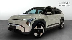 Grön (green) Ny 2025 Kia EV3 4 SUV | 504 370 kr (Marknadspris)