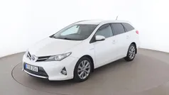 Vit Begagnad 2015 Toyota Auris Touring Sports Executive Kombi | 129 000 kr (Marknadspris)