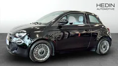 Svart (black) Begagnad 2022 Fiat 500e Icon Halvkombi | 209 900 kr (Marknadspris)