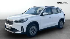 Vit Begagnad 2024 BMW iX1 SUV | 419 900 kr (Marknadspris)