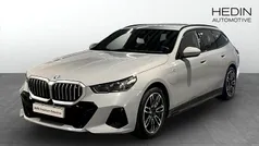 Grå Begagnad 2025 BMW 530e M Sport Kombi | 648 700 kr (Superpris)
