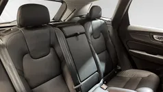 Svart Begagnad 2023 Volvo XC60 Plus SUV | 529 900 kr (Marknadspris)