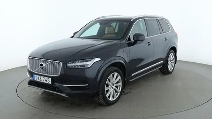 Grå Begagnad 2016 Volvo XC90 Inscription SUV | 372 000 kr (Marknadspris)
