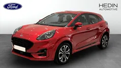Röd (red) Begagnad 2022 Ford Puma ST-Line Sedan | 209 900 kr (Marknadspris)