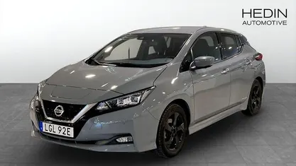 Begagnad Nissan Leaf N-Connecta 110 kW (150 HK) 2022 Halvkombi