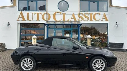 Svart Begagnad 1998 Alfa Romeo Spider Lusso Cab | 99 000 kr