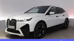 Vit Begagnad 2022 BMW iX Sport Line SUV | 547 900 kr (Marknadspris)