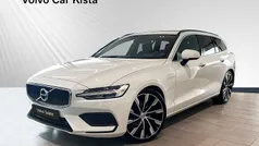 Vit Begagnad 2021 Volvo V60 Pro Kombi | 329 900 kr (Marknadspris)