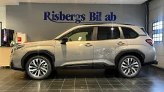 Grå Ny 2025 Subaru Forester SUV | 436 900 kr (Marknadspris)