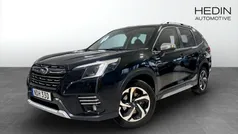 Svart Begagnad 2023 Subaru Forester SUV | 373 400 kr (Marknadspris)