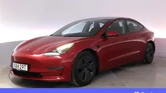 Röd Begagnad 2021 Tesla Model 3 Long Range AWD Sedan | 309 900 kr (Marknadspris)