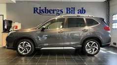 Grå Begagnad 2023 Subaru Forester SUV | 349 900 kr (Bra pris)