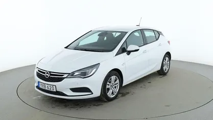 Vit Begagnad 2017 Opel Astra Enjoy Halvkombi | 87 000 kr (Marknadspris)