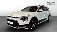 Vit (white) Ny 2025 Kia Niro SUV | 363 426 kr (Marknadspris)