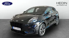 Svart (black) Begagnad 2022 Ford Puma Gen-E ST-Line SUV | 199 900 kr (Marknadspris)