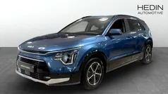 Blå (blue) Begagnad 2024 Kia Niro Advance SUV | 369 900 kr (Marknadspris)