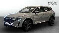 Ljusgrå (grey) Begagnad 2025 Nissan Qashqai Tekna SUV | 369 900 kr (Marknadspris)