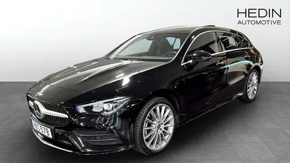 Svart (black) Begagnad 2023 Mercedes CLA250e Shooting Brake AMG Kombi | 359 900 kr (Marknadspris)