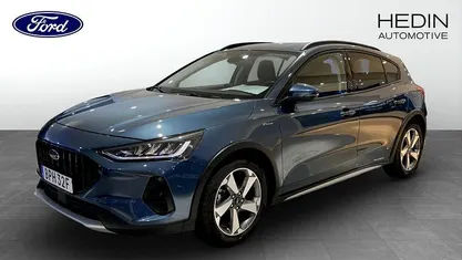 Blå (blue) Begagnad 2022 Ford Focus Active Halvkombi | 204 000 kr (Marknadspris)