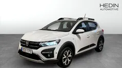 Vit (white) Begagnad 2022 Dacia Sandero Stepway Halvkombi | 160 000 kr (Marknadspris)