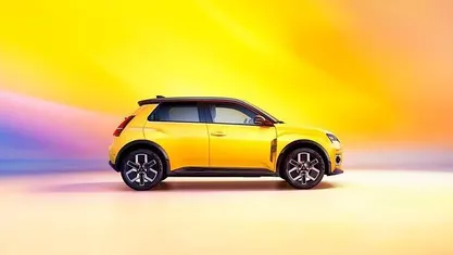 Begagnad 2025 Renault 5 E-Tech Evolution Halvkombi | 349 900 kr (Marknadspris)