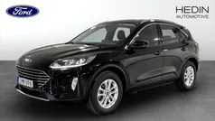 Svart (black) Begagnad 2022 Ford Kuga Titanium SUV | 269 900 kr (Marknadspris)