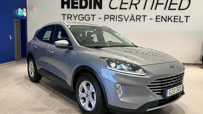 Begagnad Ford Kuga Titanium 150 HK (110 kW) 2022 Grå SUV