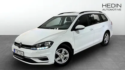 Vit Begagnad 2017 VW Golf VII Kombi | 129 000 kr (Marknadspris)