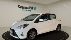 Vit Begagnad 2020 Toyota Yaris Hybrid Active Halvkombi | 149 900 kr (Bra pris)