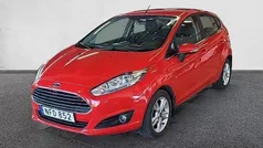 Röd Begagnad 2016 Ford Fiesta Halvkombi | 79 900 kr (Marknadspris)