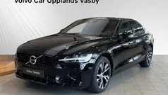 Svart Begagnad 2022 Volvo S60 R-Design Sedan | 439 900 kr (Marknadspris)