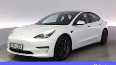 Vit Begagnad 2021 Tesla Model 3 Long Range Sedan | 298 900 kr (Marknadspris)