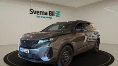 Grå platinum metallic Begagnad 2024 Peugeot 5008 GT SUV | 299 900 kr (Marknadspris)