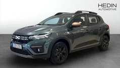 Grön (green) Begagnad 2025 Dacia Sandero Extreme Halvkombi | 219 900 kr (Marknadspris)