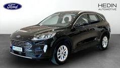 Svart (black) Begagnad 2022 Ford Kuga Titanium SUV | 244 900 kr (Bra pris)