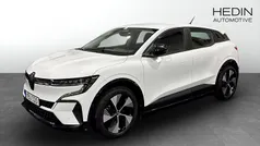 Glaciär vit Begagnad 2022 Renault Mégane Equilibre Halvkombi | 269 800 kr (Marknadspris)