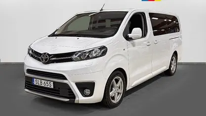 Vit Begagnad 2022 Toyota Proace Verso Kombi | 374 500 kr (Marknadspris)