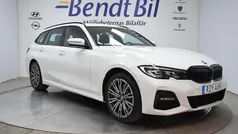 Vit Begagnad 2022 BMW 330e M Sport Kombi | 349 500 kr (Marknadspris)