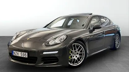 Mörkgrå (grey) Begagnad 2013 Porsche Panamera S E-Hybrid Sedan | 369 000 kr