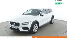 Vit Begagnad 2020 Volvo V60 CC Kombi | 315 000 kr (Marknadspris)
