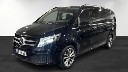 Svart Begagnad 2021 Mercedes V250 Avantgarde Minibuss | 549 900 kr (Marknadspris)
