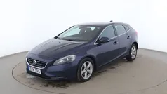Blå Begagnad 2015 Volvo V40 Momentum Kombi | 105 000 kr (Marknadspris)