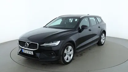 Begagnad 2019 Volvo V60 CC Momentum Kombi | 276 000 kr (Marknadspris)