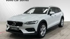 Vit Begagnad 2019 Volvo V60 CC SE Kombi | 319 000 kr (Marknadspris)